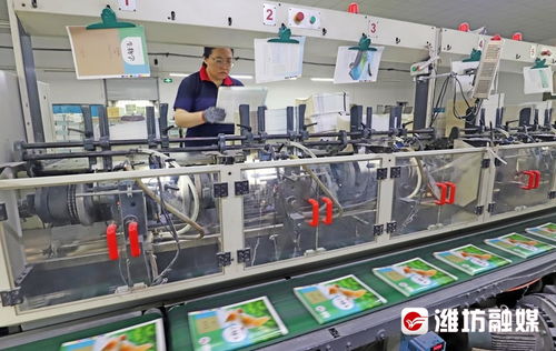 暑期不停歇 教材印制與教學(xué)設(shè)備研發(fā)雙線并進