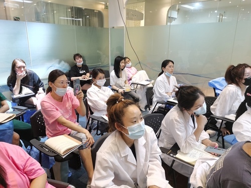 安康知名正規(guī)醫(yī)美培訓(xùn)學(xué)校 以教學(xué)設(shè)備研發(fā)驅(qū)動行業(yè)專業(yè)升級